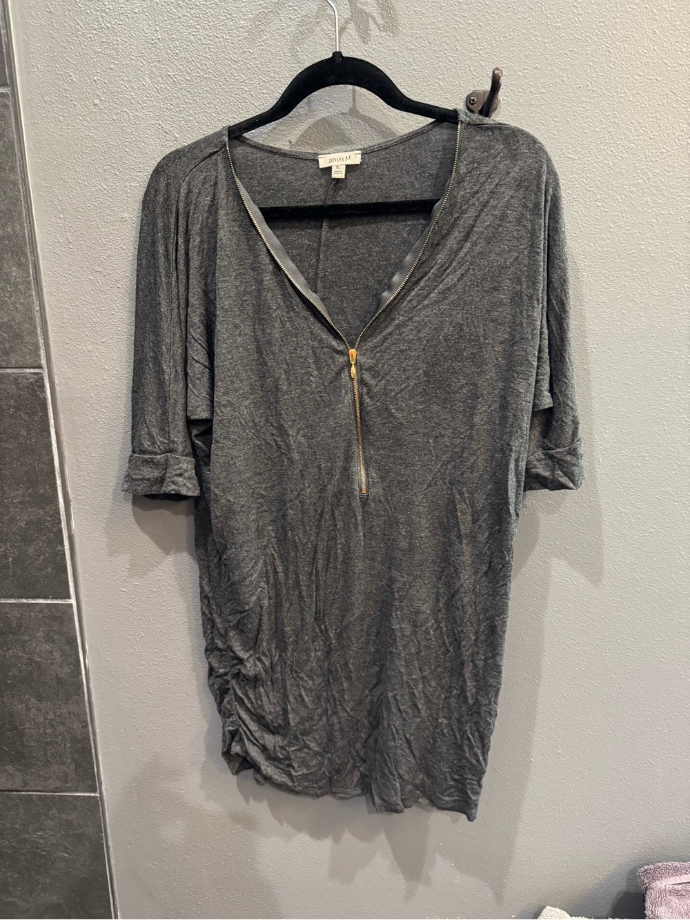 Zenana Outfitters Gray Crewneck Top